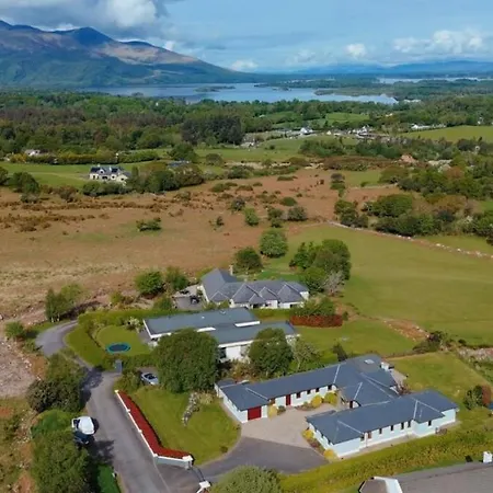 In Killarney - 6 Bedrooms, Beautiful Home! Ferienhaus *