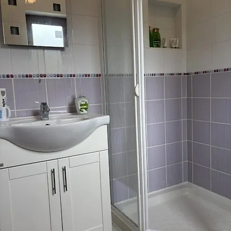 In Killarney - 6 Bedrooms, Beautiful Home! Cloghereen