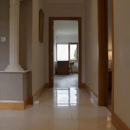 In Killarney - 6 Bedrooms, Beautiful Home! Cloghereen