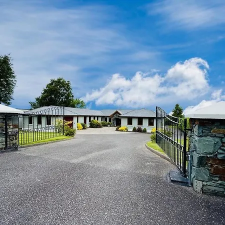In Killarney - 6 Bedrooms, Beautiful Home! Cloghereen